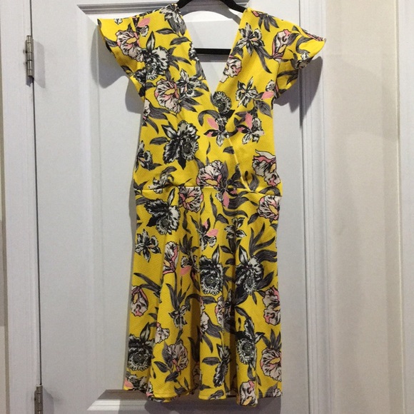 Boohoo tie back skater dress WORN ONCE - Picture 3 of 6